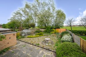 Rear gardens- click for photo gallery